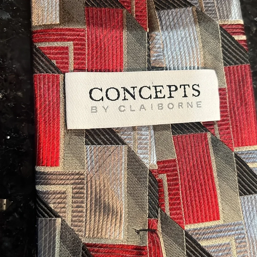 Men’s Concept by Claiborne Silk Tie - Red & Grays pattern